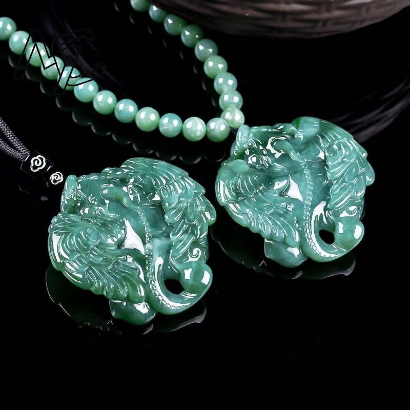 Necklaces - Colgante de Pixiu con Apsaras Voladoras