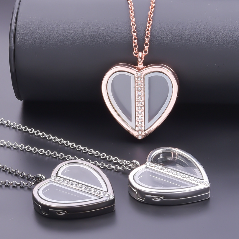 Heart Locket Necklace Photo - Collar de medallón de corazón con